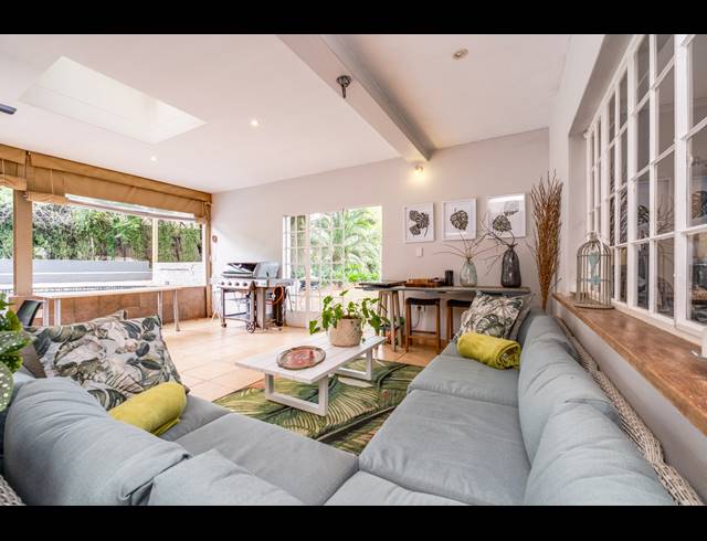 6 BEDROOM HOUSE FOR SALE IN BRYANSTON